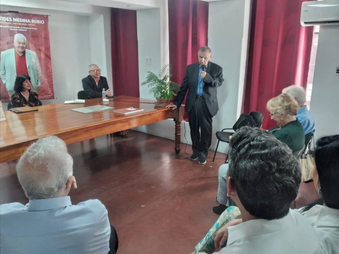 ETERNO LEGADO DE SABIDURÍA: HOMENAJE AL MAESTRO ARÍSTIDES MEDINA RUBIO, HISTORIADOR Y EDITOR