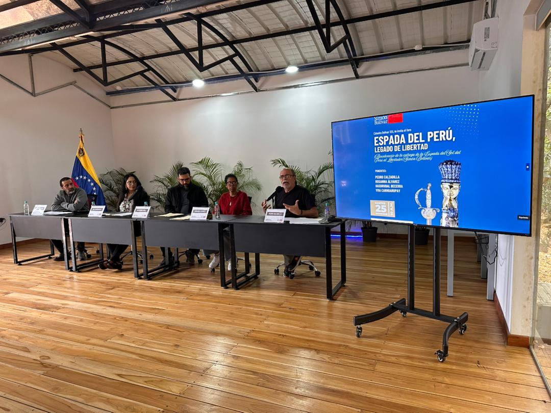 CNEH PARTICIPÓ EN EL FORO «ESPADA DEL PERÚ, LEGADO DE LIBERTAD» EN EL CESB