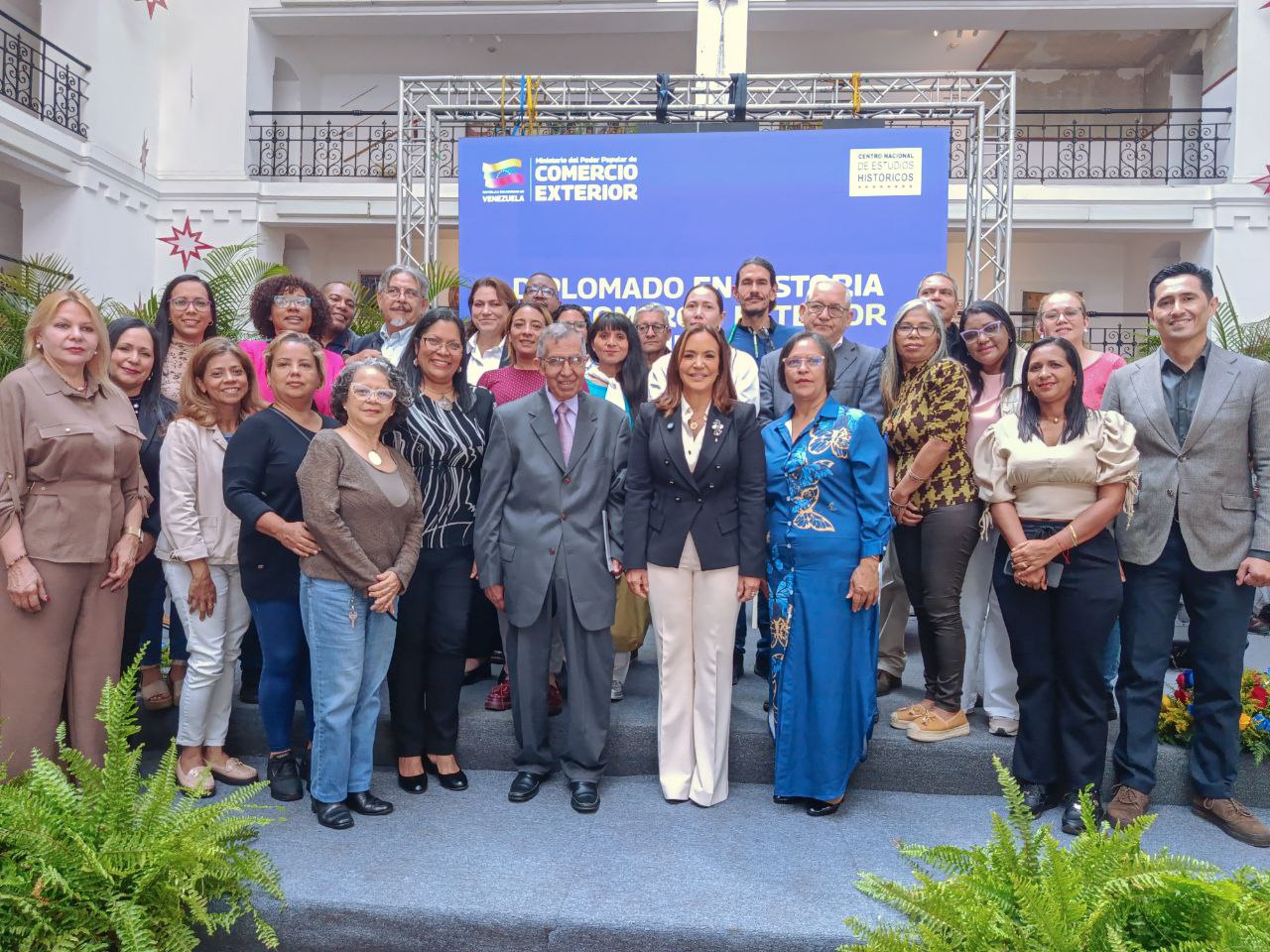 DIPLOMADO EN HISTORIA DEL COMERCIO EXTERIOR EN VENEZUELA INICIO CON ÉXITO