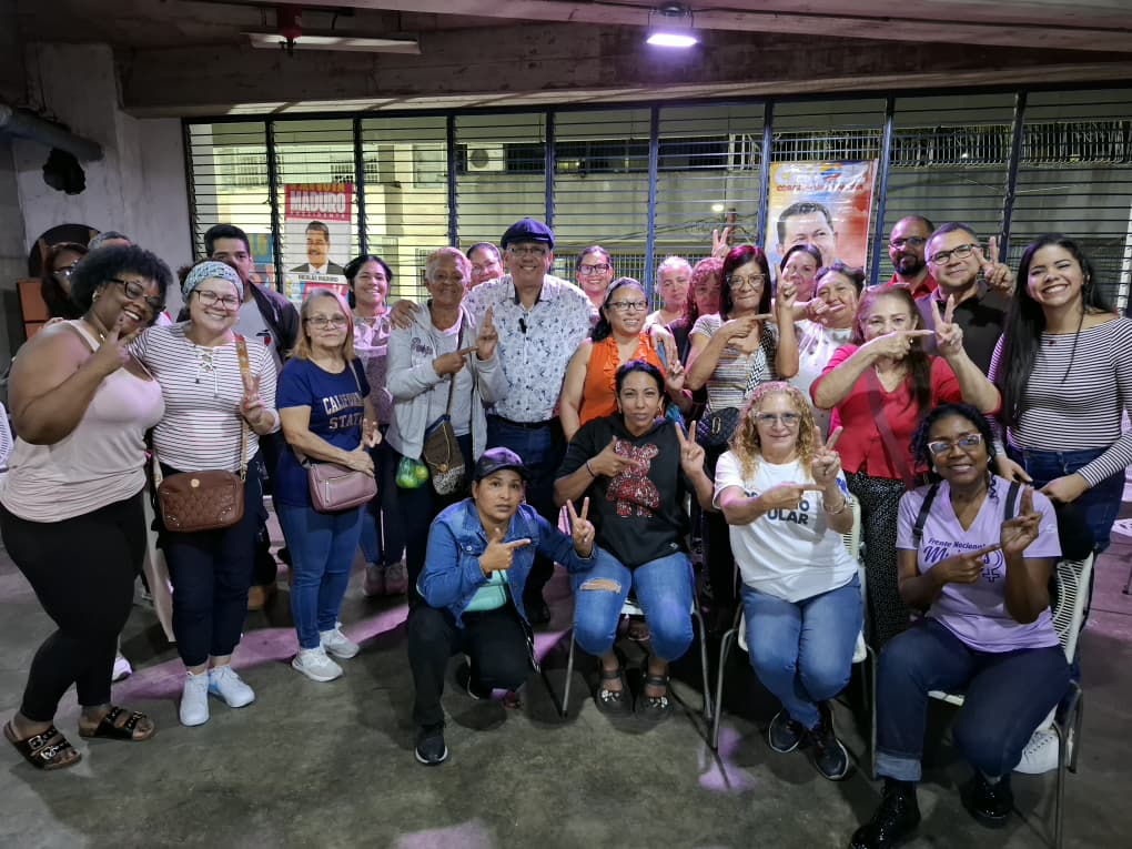 CONVERSATORIO DEDICADO A CONOCER EL PODER DE LAS COMUNAS FRENTE A LA SITUACIÓN ACTUAL DE VENEZUELA