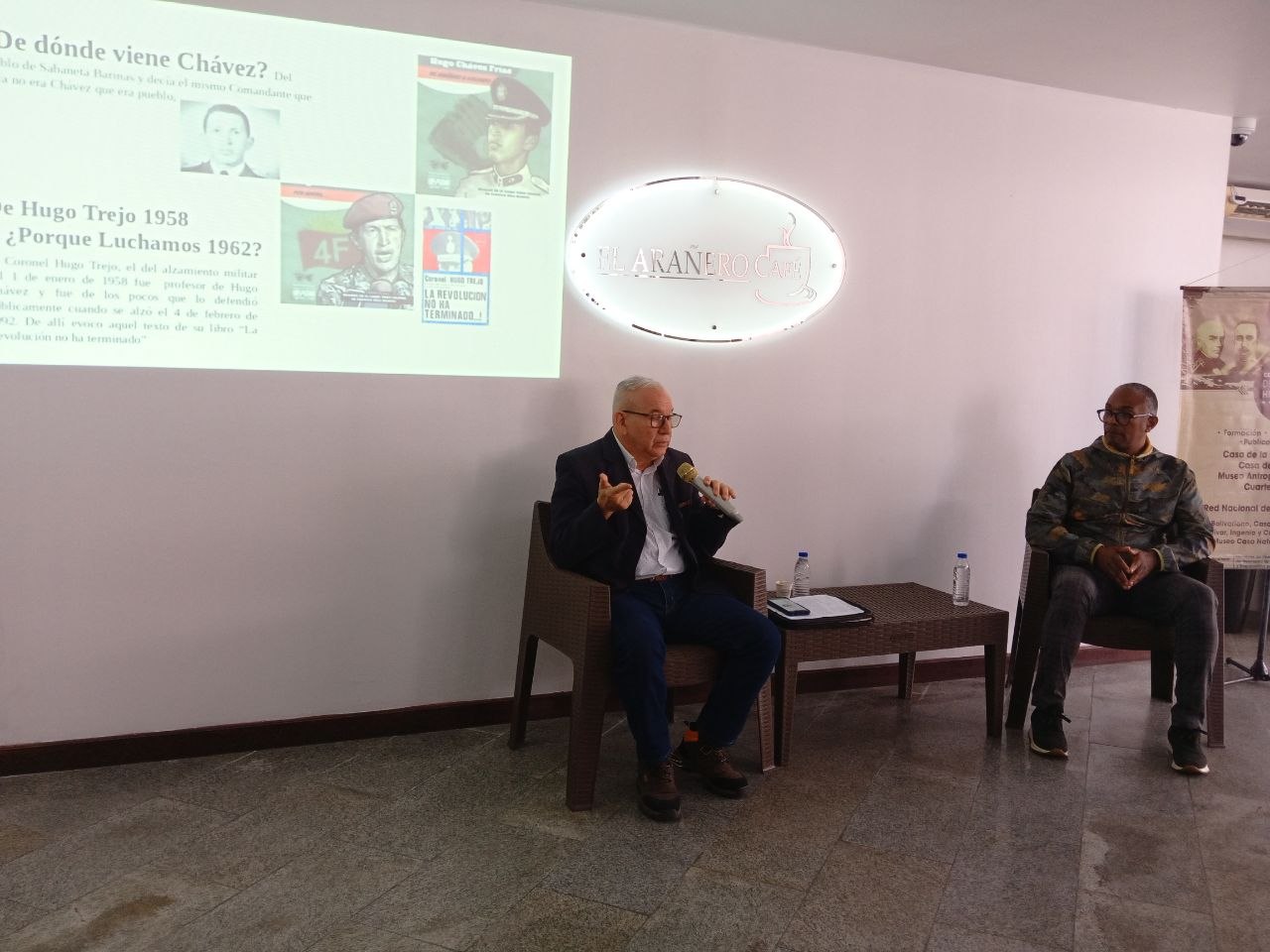 EL PENSAMIENTO DE CHÁVEZ SE DEBATE EN EL FORO LIBERTADOR BAJO LA MIRADA DEL PERIODISTA ALDEMARO BARRIOS