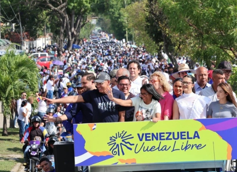 BARQUISIMETO RECIBE A DELCY RODRÍGUEZ EN CONTINUACIÓN DE LA PEREGRINACIÓN NACIONAL