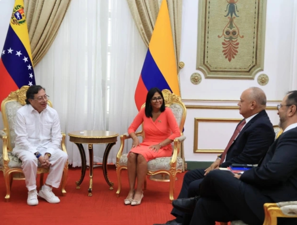VENEZUELA Y COLOMBIA REFUERZAN AGENDA DE COOPERACIÓN TRAS REUNIÓN EN MIRAFLORES
