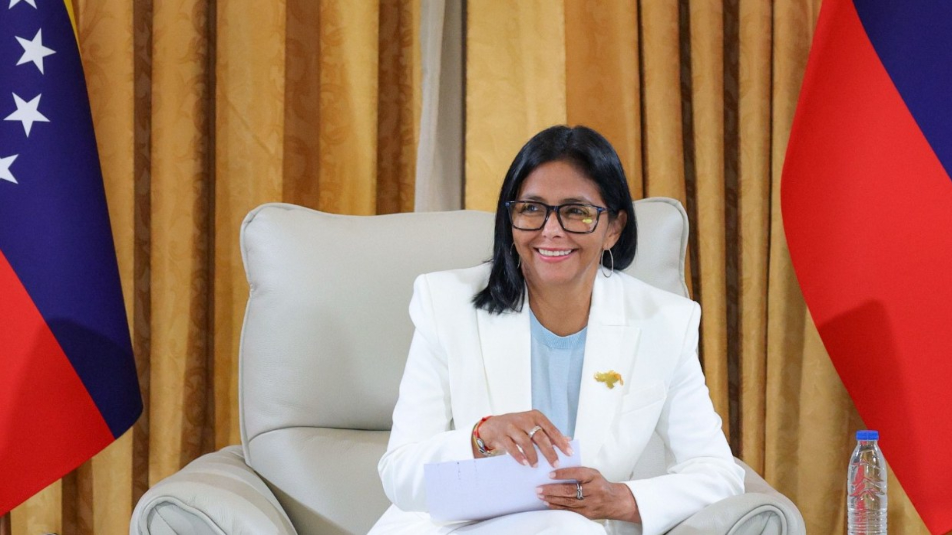 DIPUTADA ARRIECHI DEFIENDE CONSTITUCIONALIDAD DE DELCY RODRÍGUEZ ANTE RETENCIÓN DE MADURO