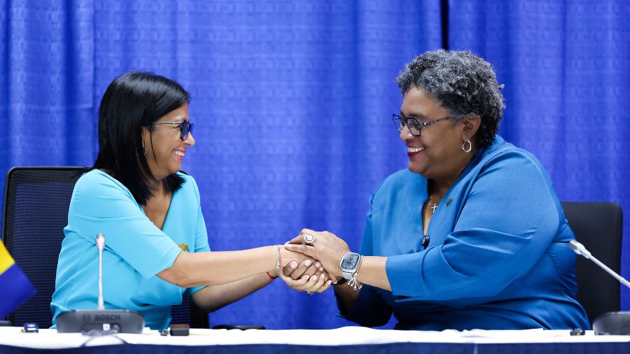 PRIMERA MINISTRA MIA MOTTLEY RECIBE A LA PRESIDENTA (E) DELCY RODRÍGUEZ