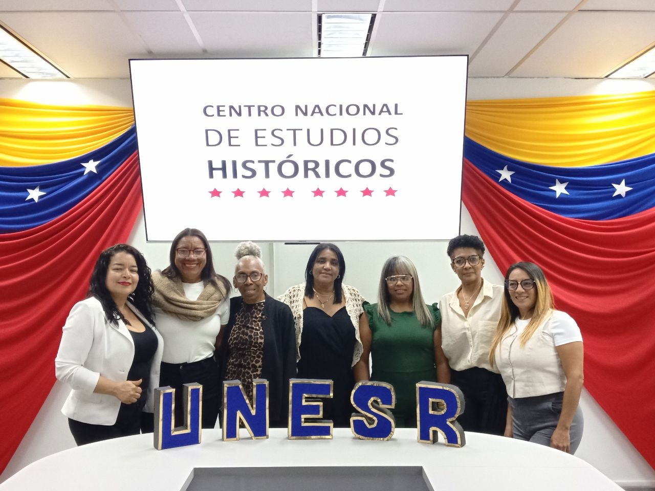 CNEH Y UNESR CONSOLIDAN ALIANZA ACADÉMICA CON EXITOSA JORNADA DE ACREDITACIÓN DE SABERES Y DEFENSA DE TESIS
