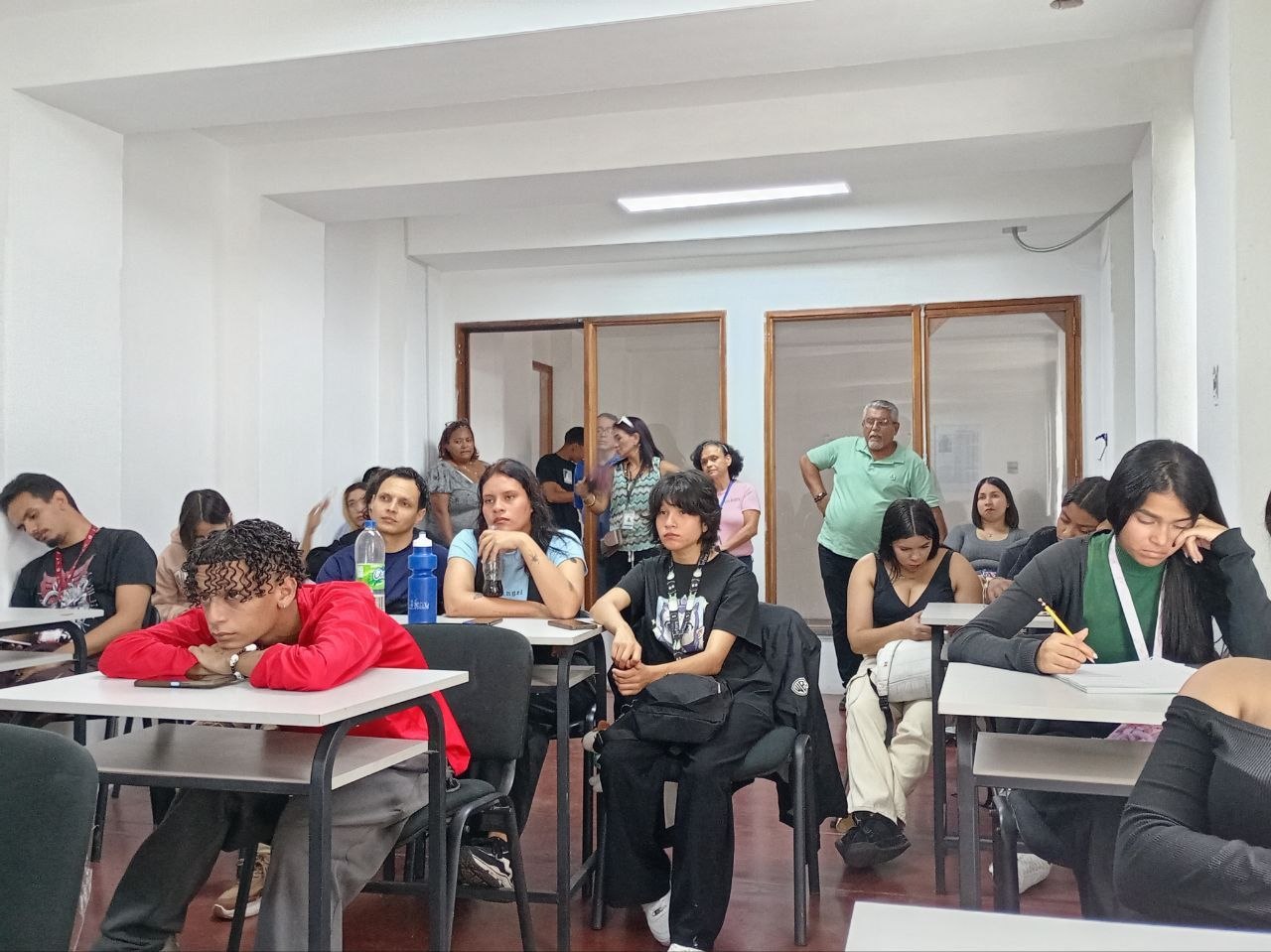 JÓVENES ANALIZARON LA REPRESENTACIÓN DE SIMÓN BOLÍVAR EN TALLER HISTÓRICO DEL CNEH