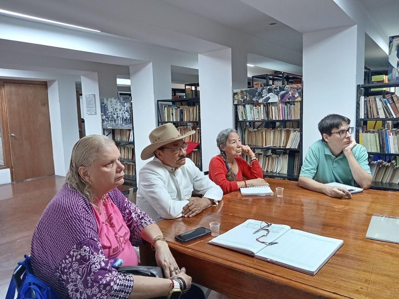 TERTULIA EN LA BIBLIOTECA «ARÍSTIDES MEDINA RUBIO» DEBATE LOS ACUERDOS Y DESAFÍOS DEL PROYECTO BOLIVARIANO TRAS EL 3 DE ENERO