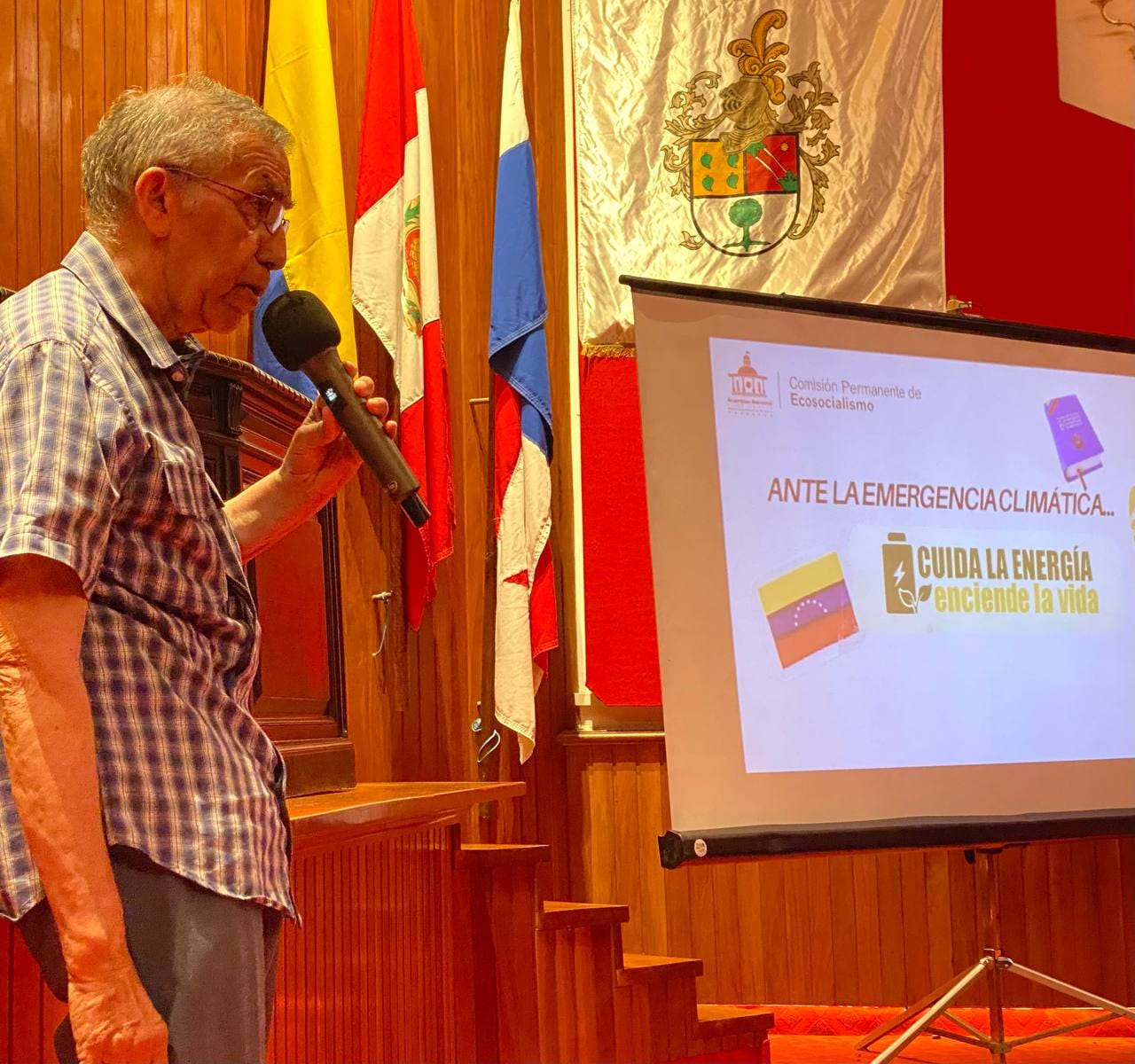 TALLER SOBRE EMERGENCIA CLIMÁTICA PROMOVIÓ EL USO RACIONAL DE LA ENERGÍA Y EL AGUA