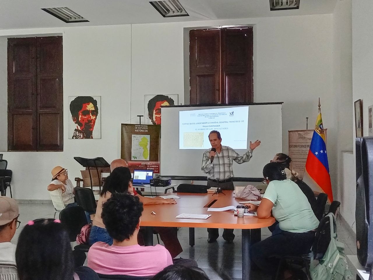 CURSO “LA IRRENUNCIABILIDAD DE BOLÍVAR” ABORDÓ LA FORTALEZA DEL LIBERTADOR ANTE LA ADVERSIDAD