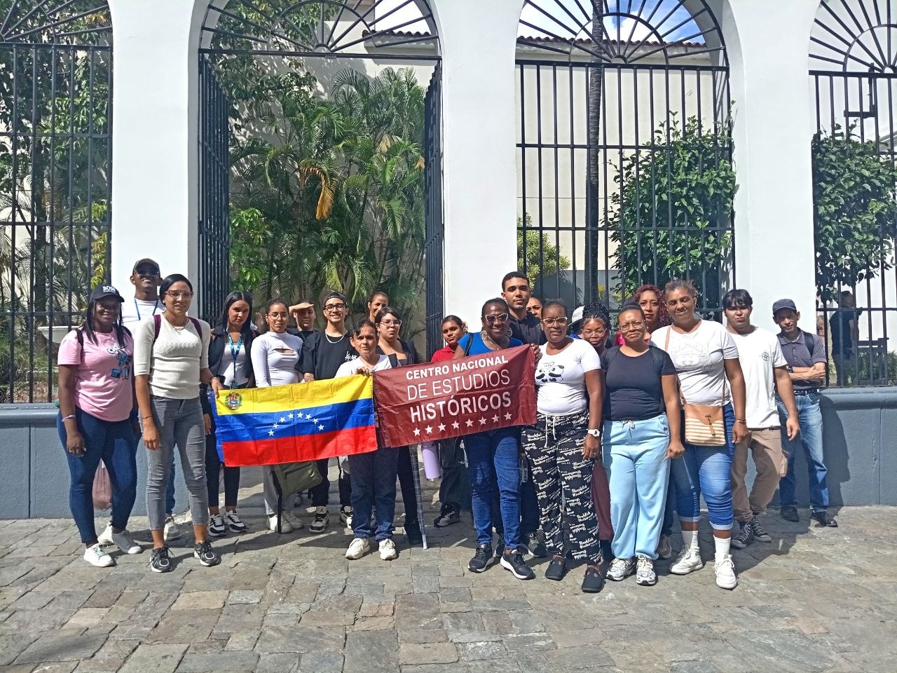 EL CENTRO NACIONAL DE ESTUDIOS HISTÓRICOS RINDE HOMENAJE A LA MUJER VENEZOLANA EN MOVILIZACIÓN NACIONAL POR LA HISTORIA Y LA VIDA
